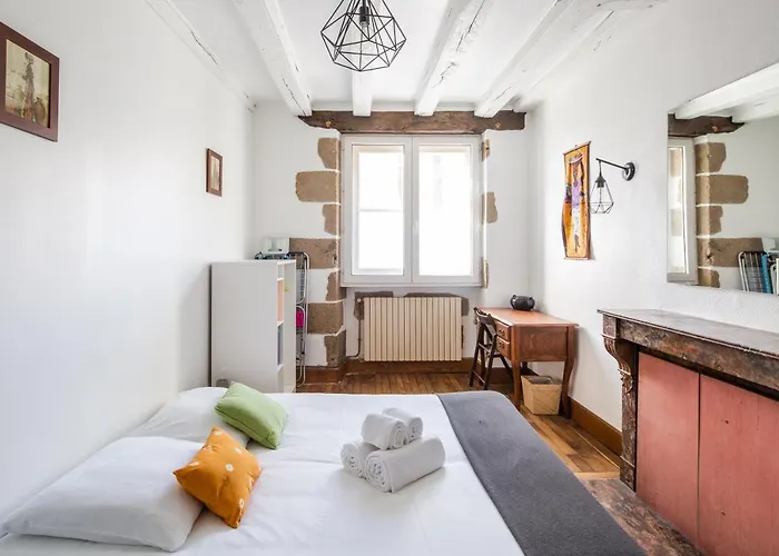 Le Cours Saint Pierre - Entre Château Et Cathédrale Apartamento *