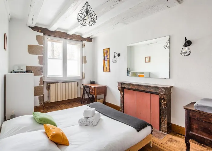 Le Cours Saint Pierre - Entre Château Et Cathédrale Apartamento *