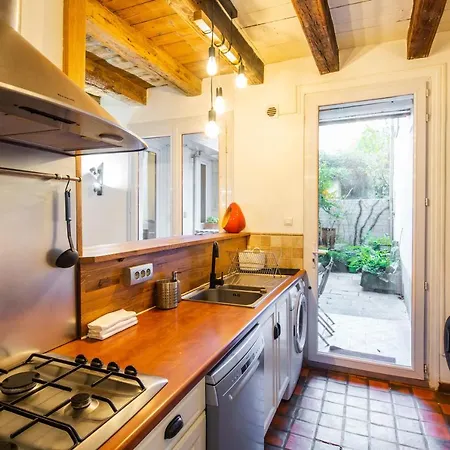 Le Cours Saint Pierre - Entre Chateau Et Cathedrale *