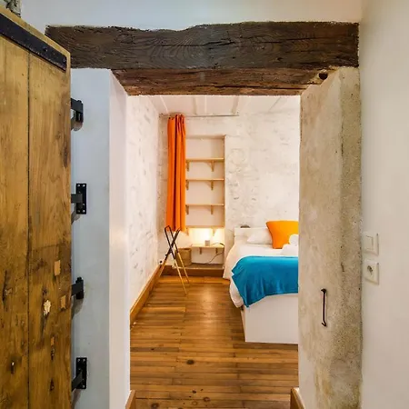 Le Cours Saint Pierre - Entre Chateau Et Cathedrale * Nantes